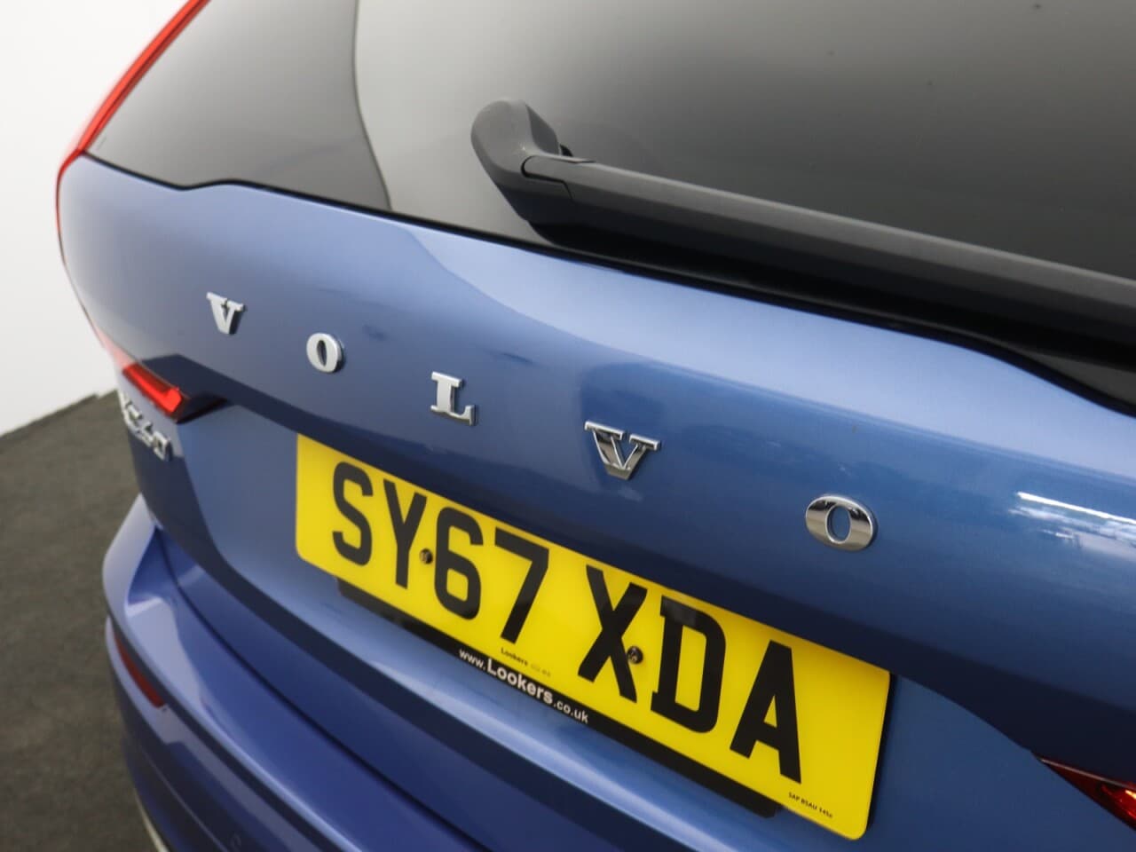 Volvo XC60 2.0 D4 R-Design — image 60