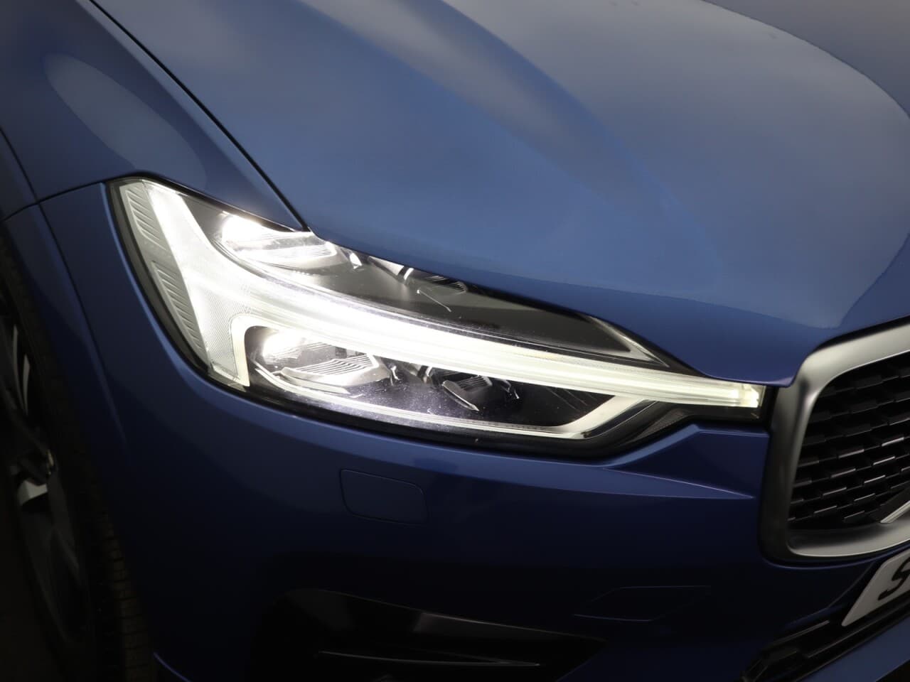 Volvo XC60 2.0 D4 R-Design — image 61