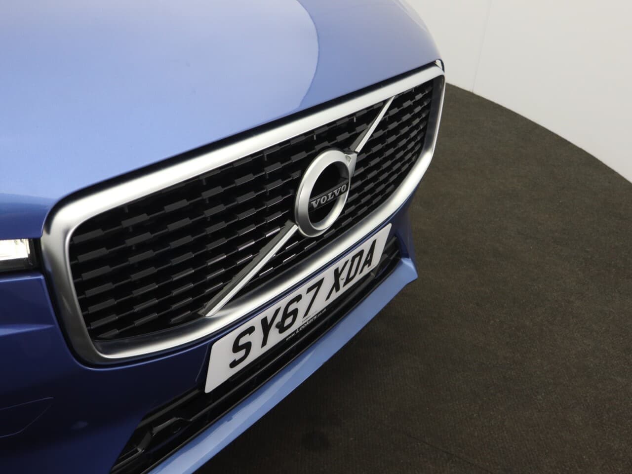 Volvo XC60 2.0 D4 R-Design — image 62