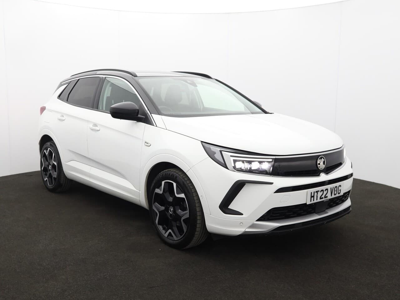 Vauxhall Grandland X 1.2 Turbo Elite view 1