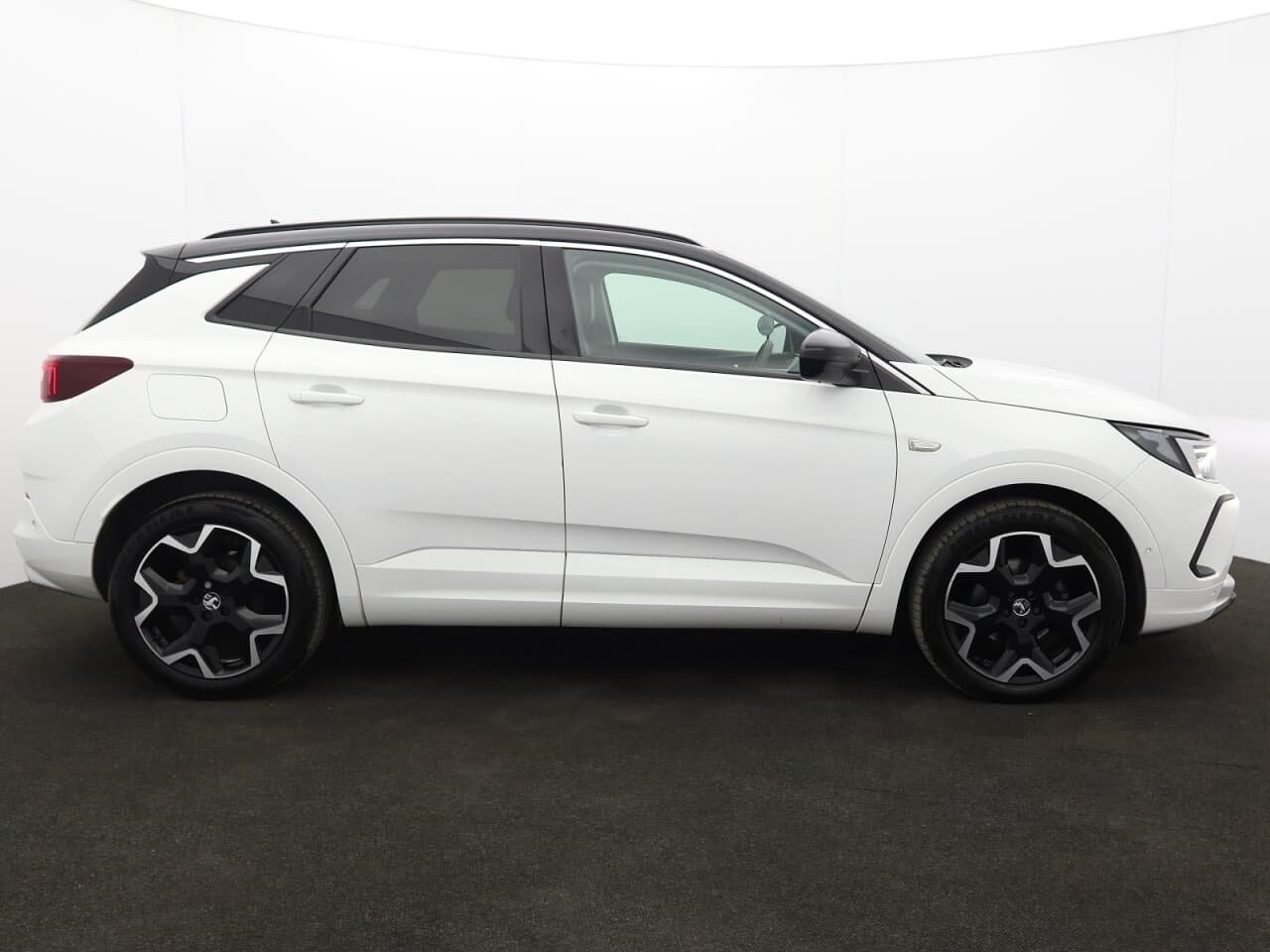 Vauxhall Grandland X 1.2 Turbo Elite — image 11