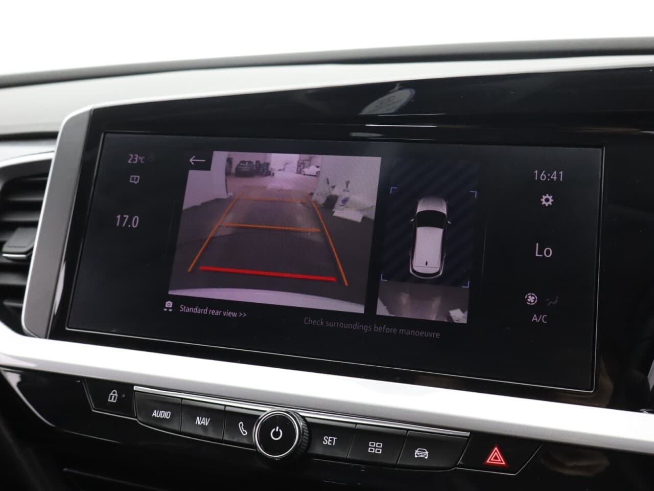 Vauxhall Grandland X 1.2 Turbo Elite — image 38