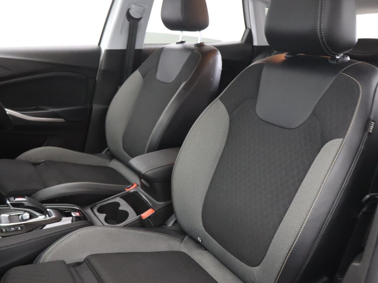 Vauxhall Grandland X 1.2 Turbo Elite — image 46