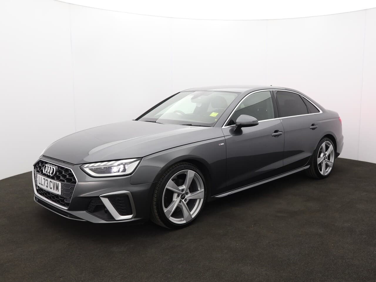 Audi A4 2.0 TDI 35 S line — image 5