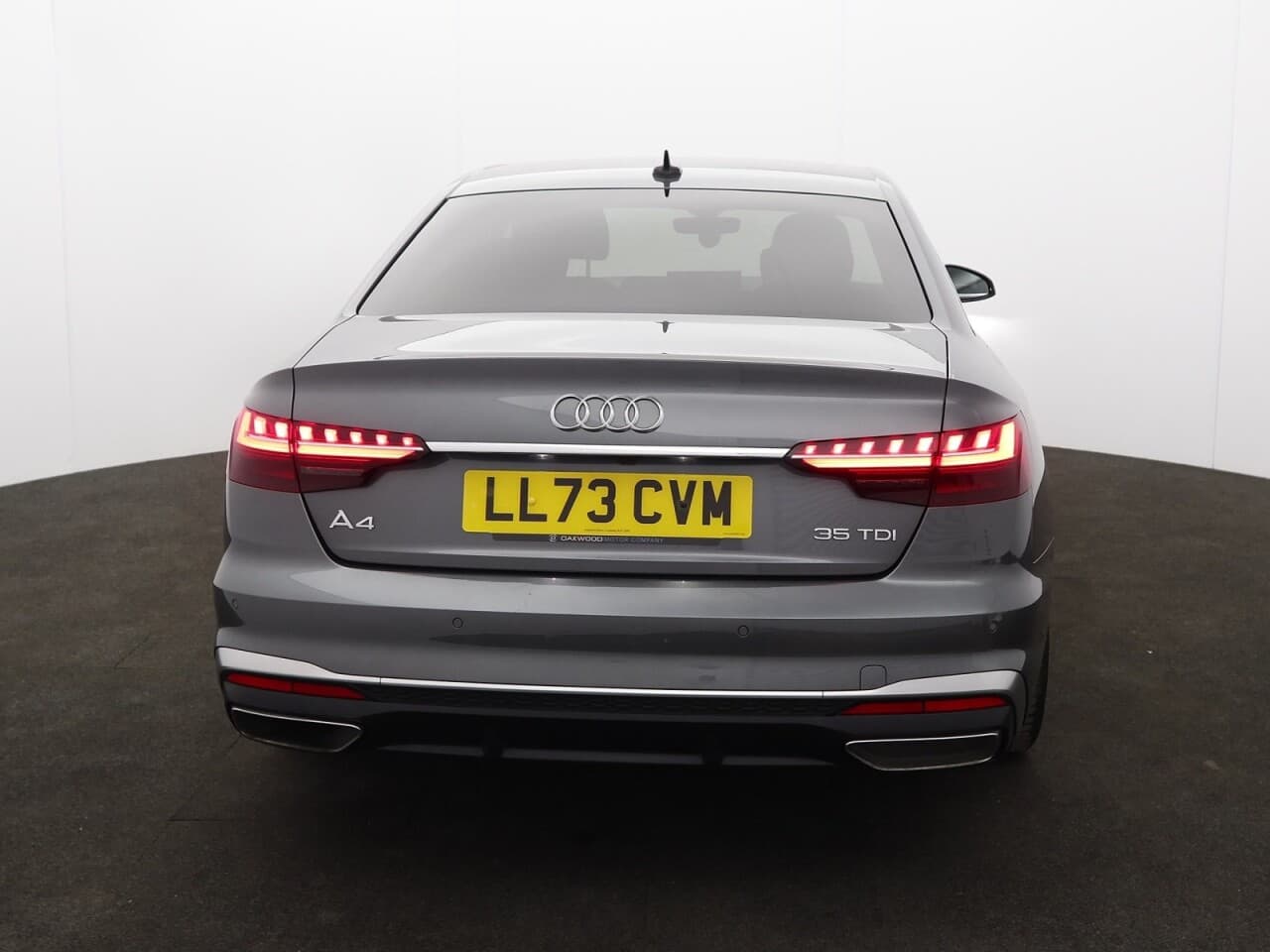 Audi A4 2.0 TDI 35 S line — image 9