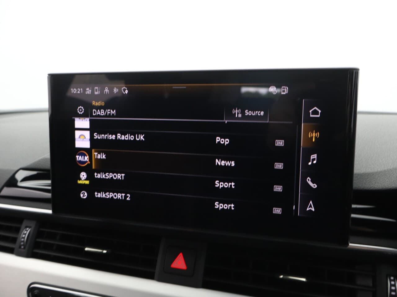 Audi A4 2.0 TDI 35 S line — image 36