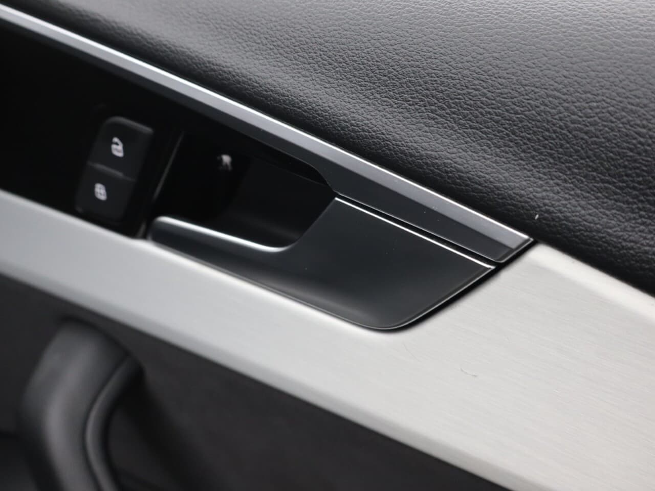 Audi A4 2.0 TDI 35 S line — image 52