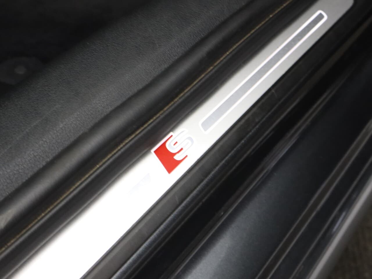 Audi A4 2.0 TDI 35 S line — image 53