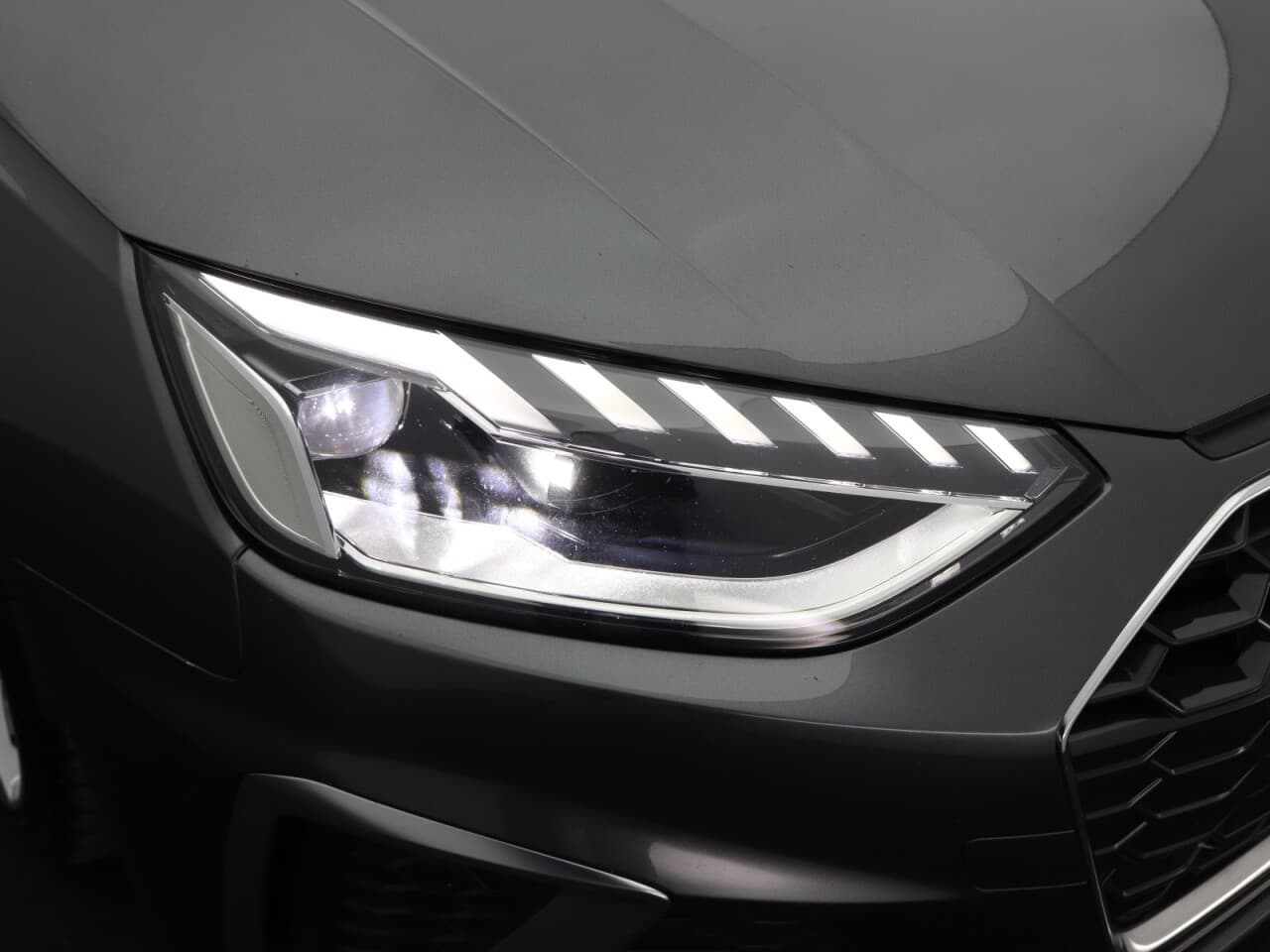 Audi A4 2.0 TDI 35 S line — image 63