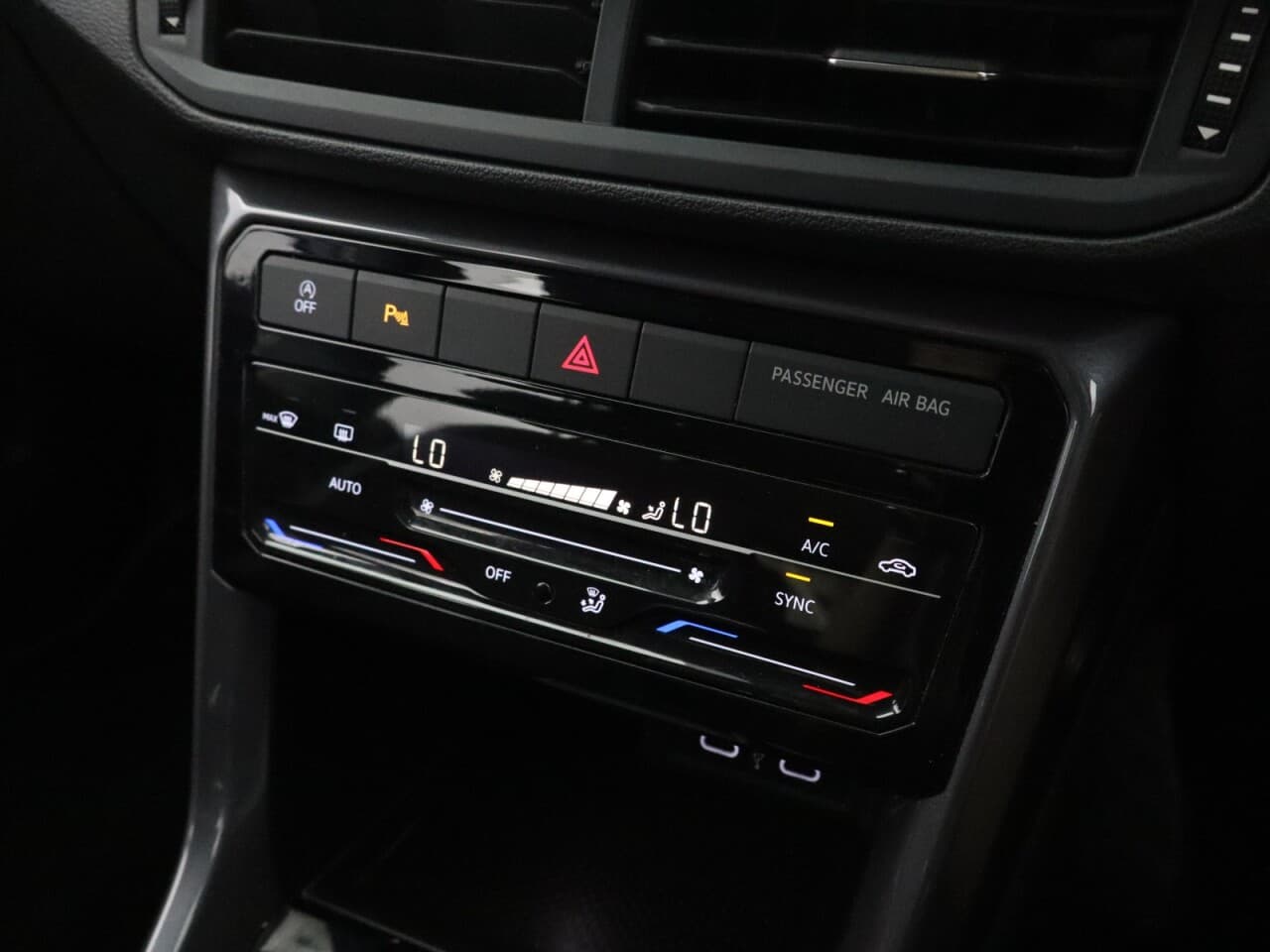 Volkswagen T-Cross 1.0 TSI SEL — image 23