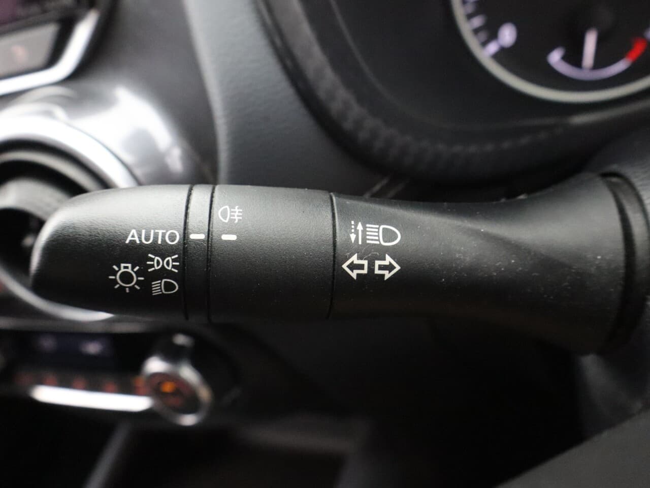 Nissan Juke 1.0 DIG-T N-Connecta — image 35