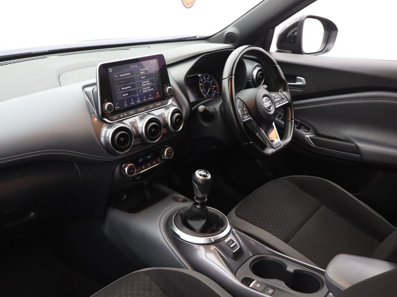 Nissan Juke 1.0 DIG-T N-Connecta — image 38