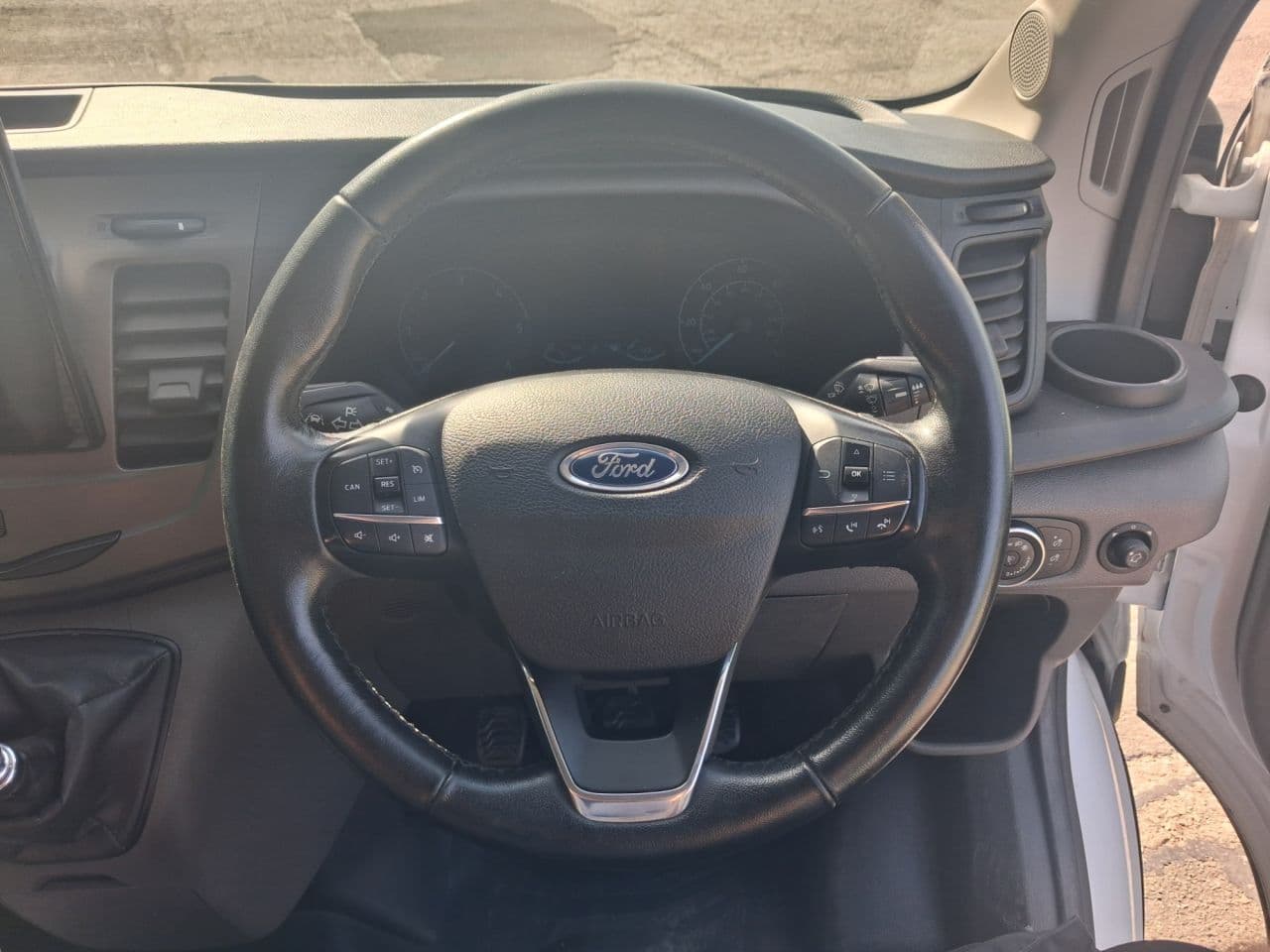 Ford Transit 2.0 350 EcoBlue Trend — image 12