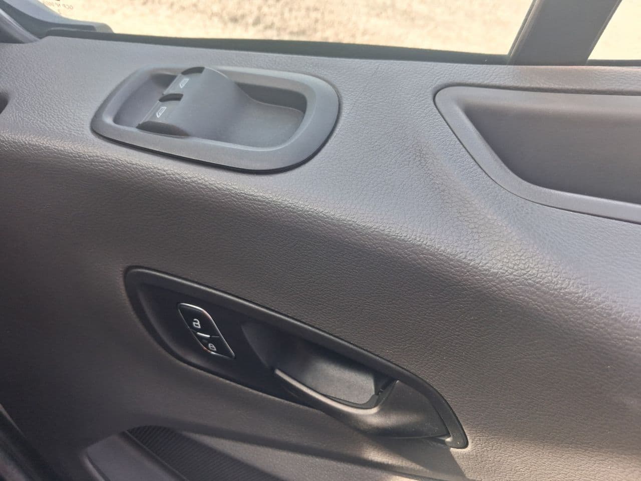 Ford Transit 2.0 350 EcoBlue Trend — image 29