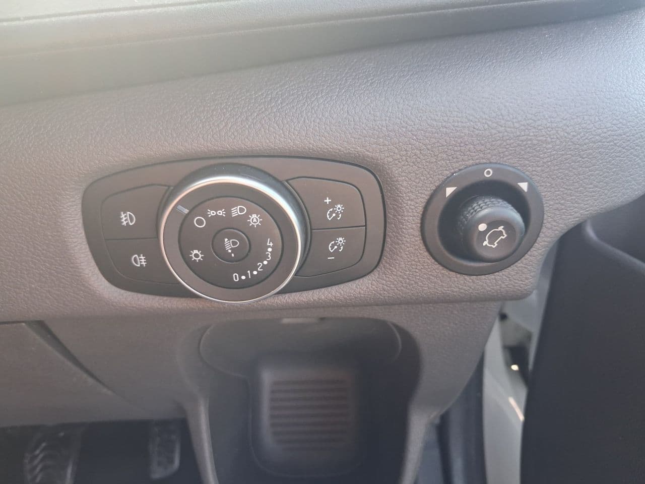 Ford Transit 2.0 350 EcoBlue Trend — image 30