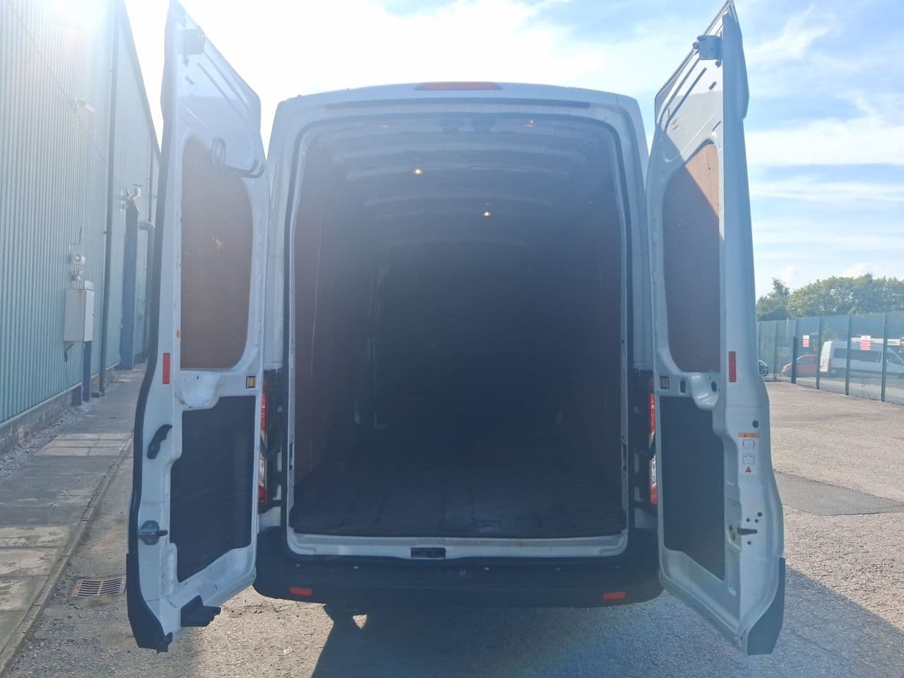 Ford Transit 2.0 350 EcoBlue Trend — image 35