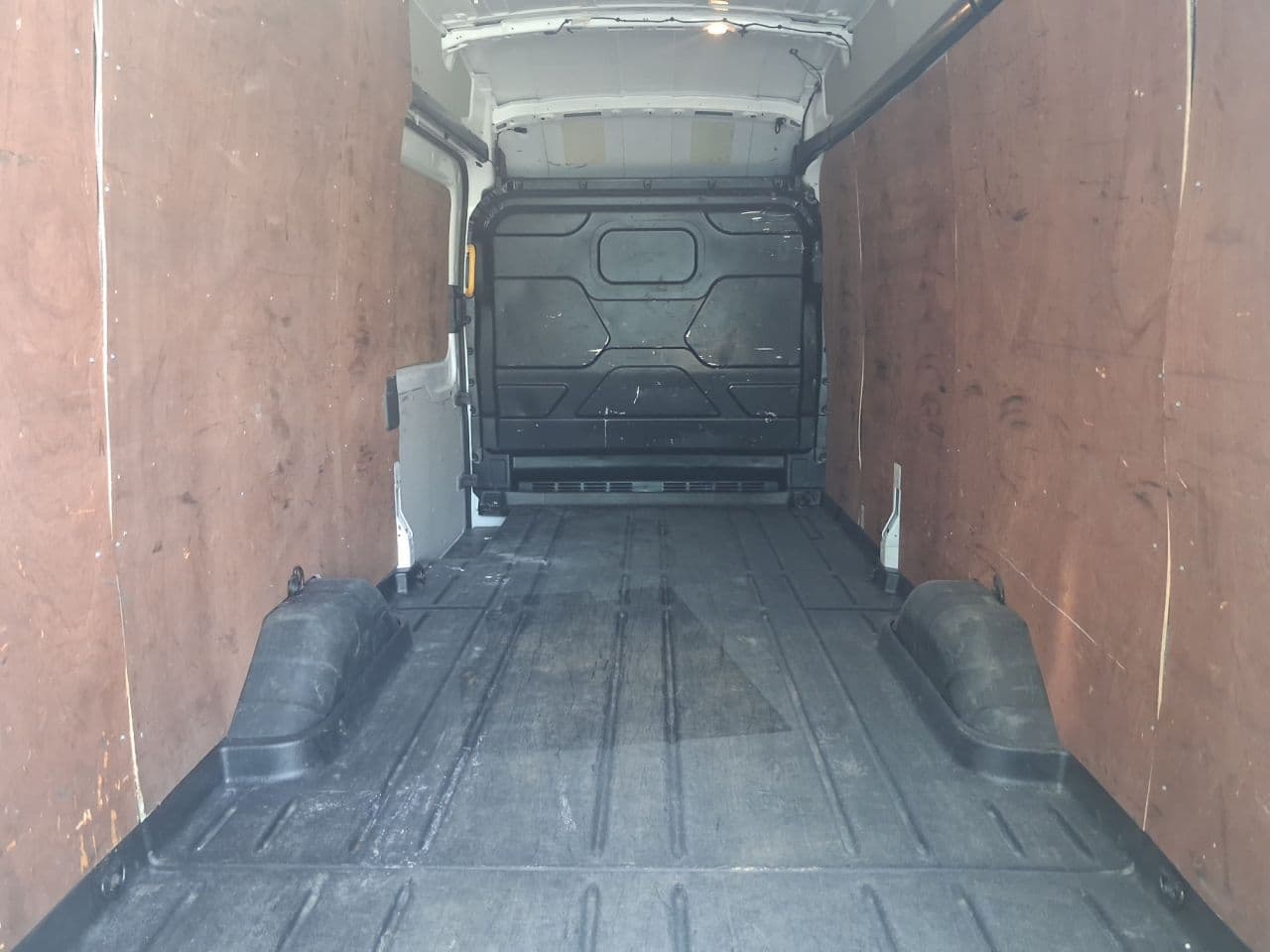 Ford Transit 2.0 350 EcoBlue Trend — image 36