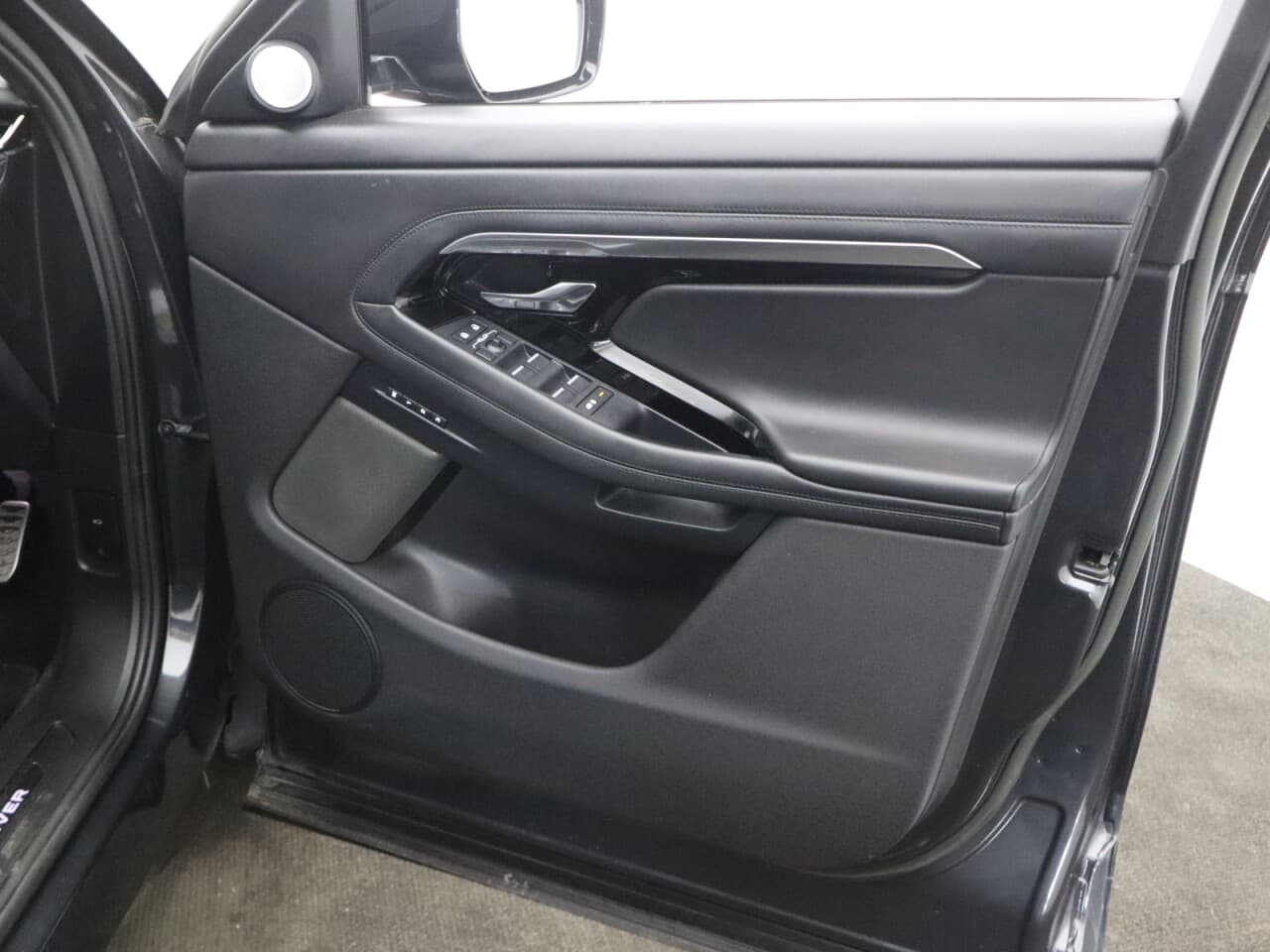 Land Rover Range Rover Evoque 1.5 P300e 12.2kWh Autobiography — image 51