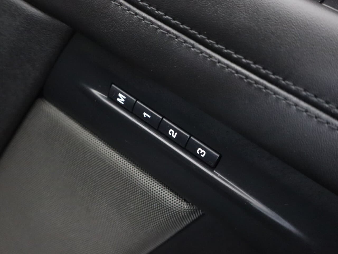 Land Rover Range Rover Evoque 1.5 P300e 12.2kWh Autobiography — image 54