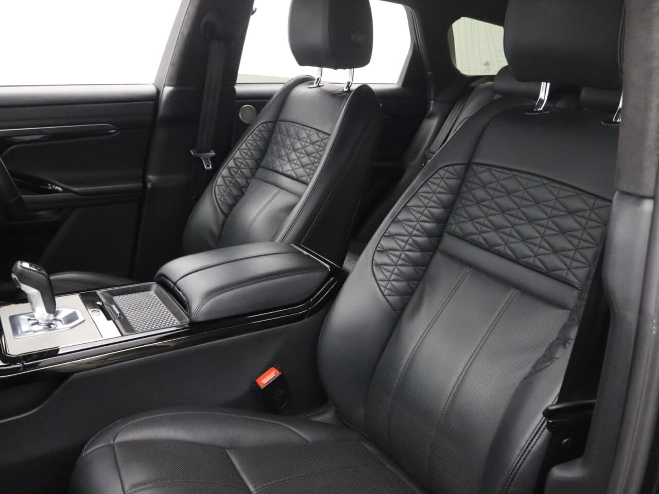 Land Rover Range Rover Evoque 1.5 P300e 12.2kWh Autobiography — image 46
