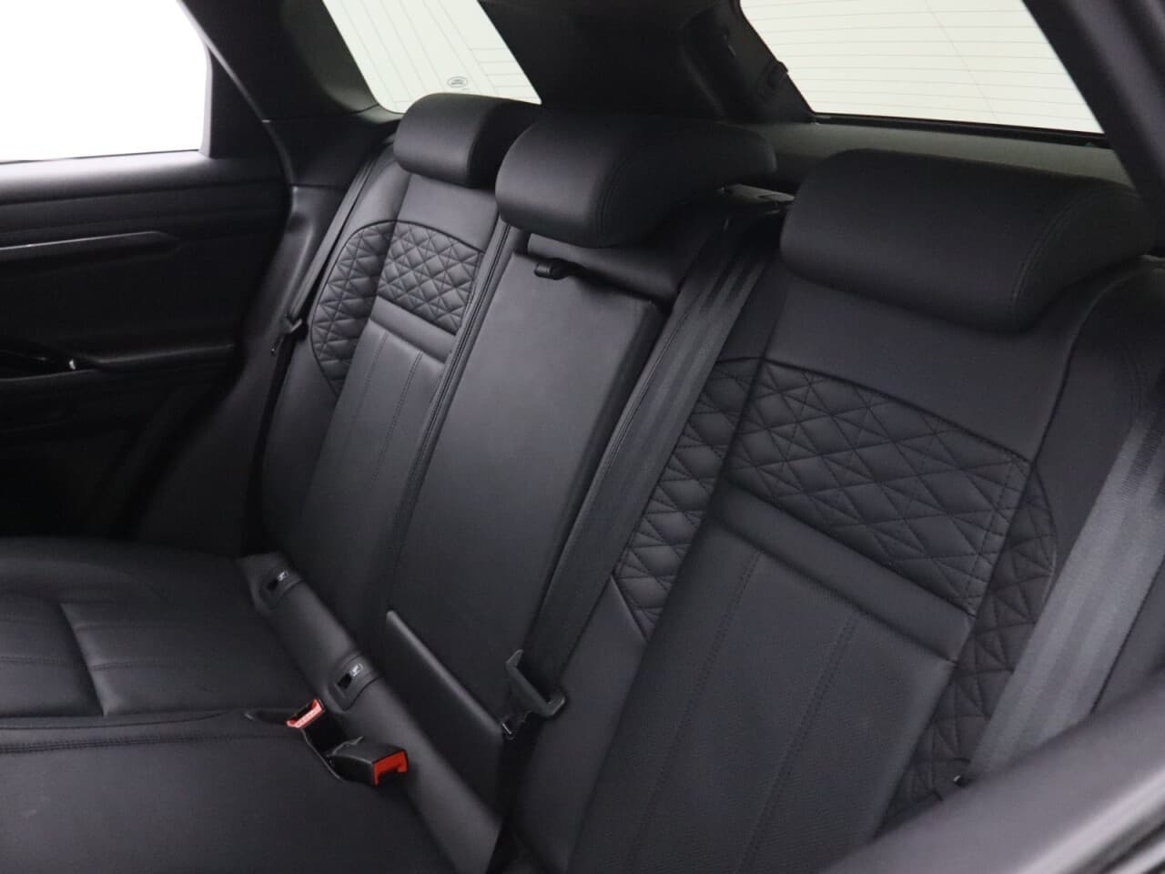 Land Rover Range Rover Evoque 1.5 P300e 12.2kWh Autobiography — image 48