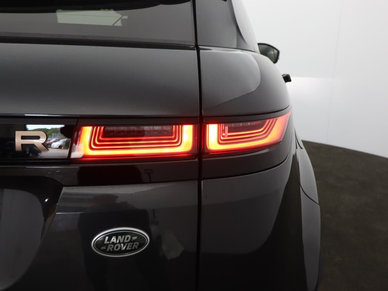 Land Rover Range Rover Evoque 1.5 P300e 12.2kWh Autobiography — image 60
