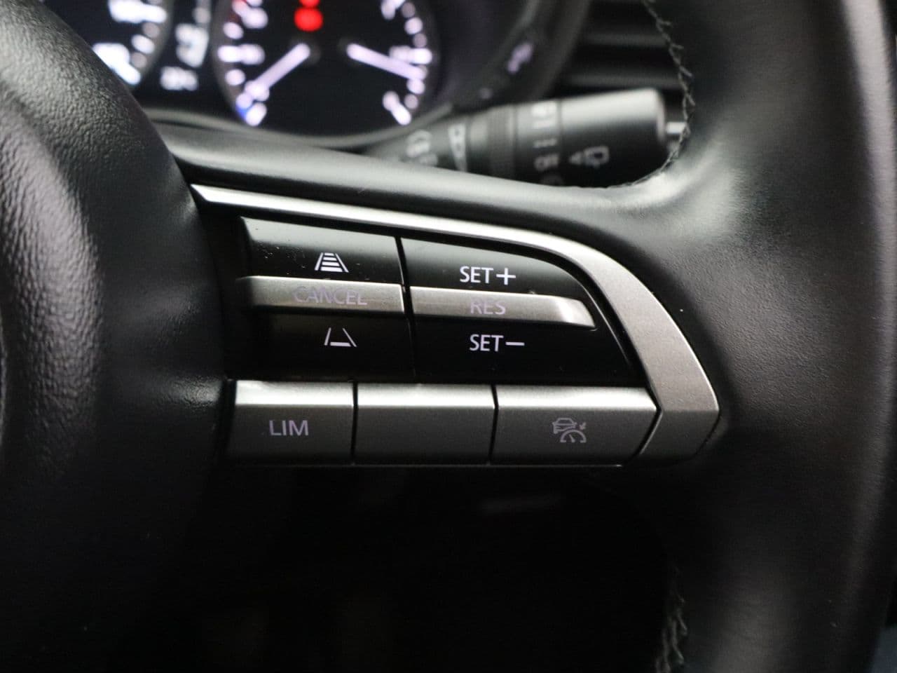 Mazda CX-30 2.0 e-SKYACTIV G MHEV SE-L — image 18