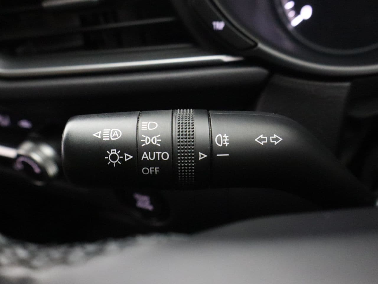 Mazda CX-30 2.0 e-SKYACTIV G MHEV SE-L — image 33