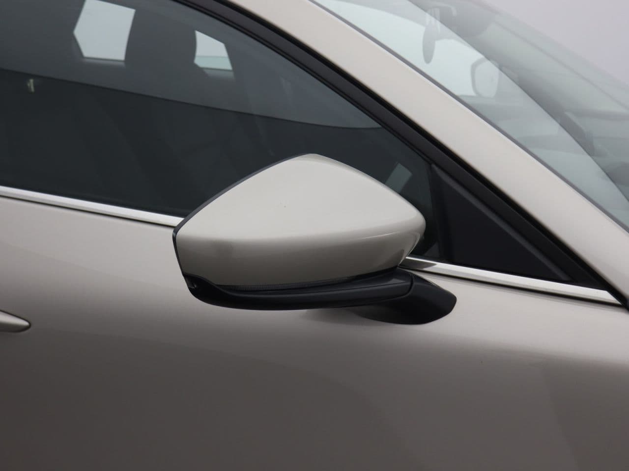 Mazda CX-30 2.0 e-SKYACTIV G MHEV SE-L — image 46
