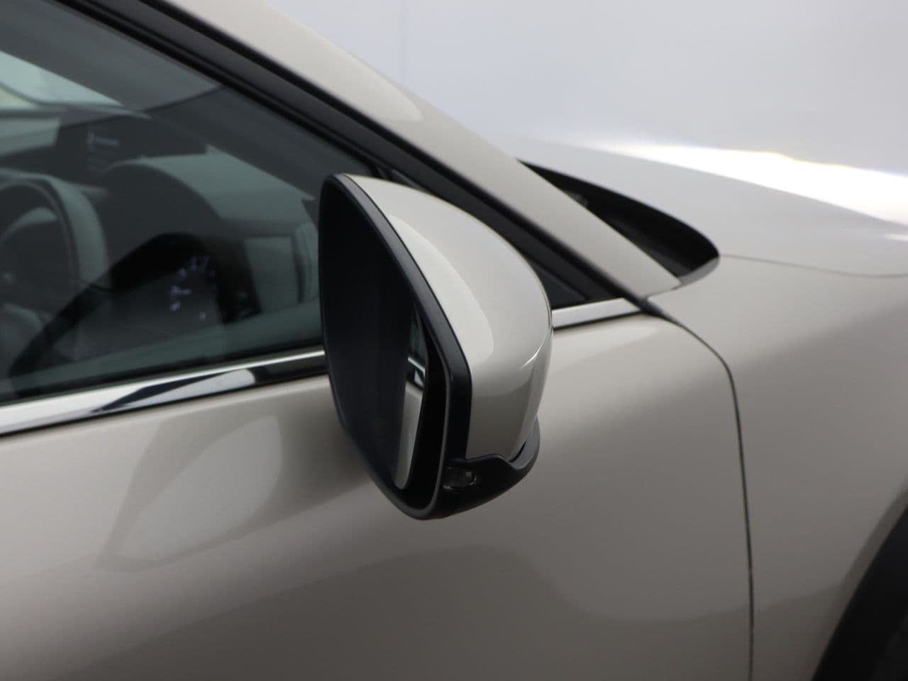 Mazda CX-30 2.0 e-SKYACTIV G MHEV SE-L — image 47