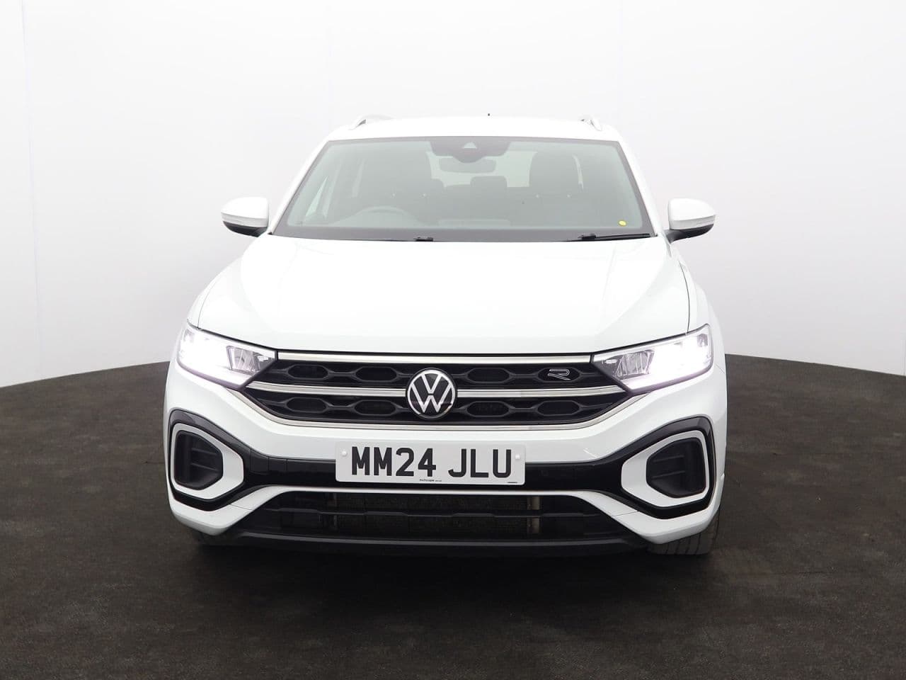Volkswagen T-Roc 1.5 TSI R-Line — image 4