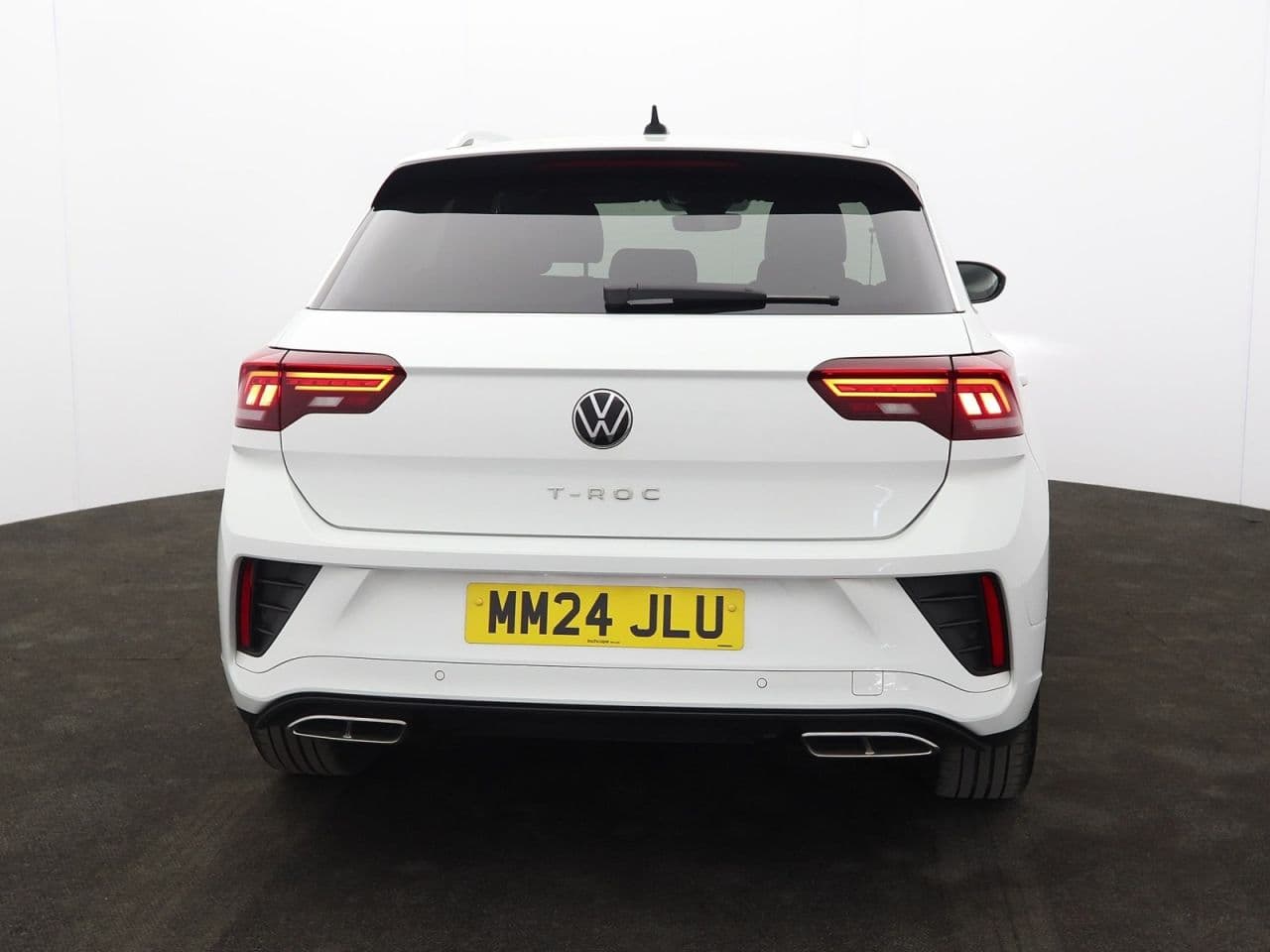 Volkswagen T-Roc 1.5 TSI R-Line — image 9