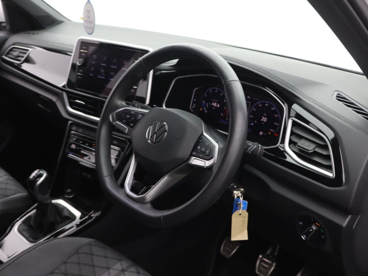 Volkswagen T-Roc 1.5 TSI R-Line — image 14