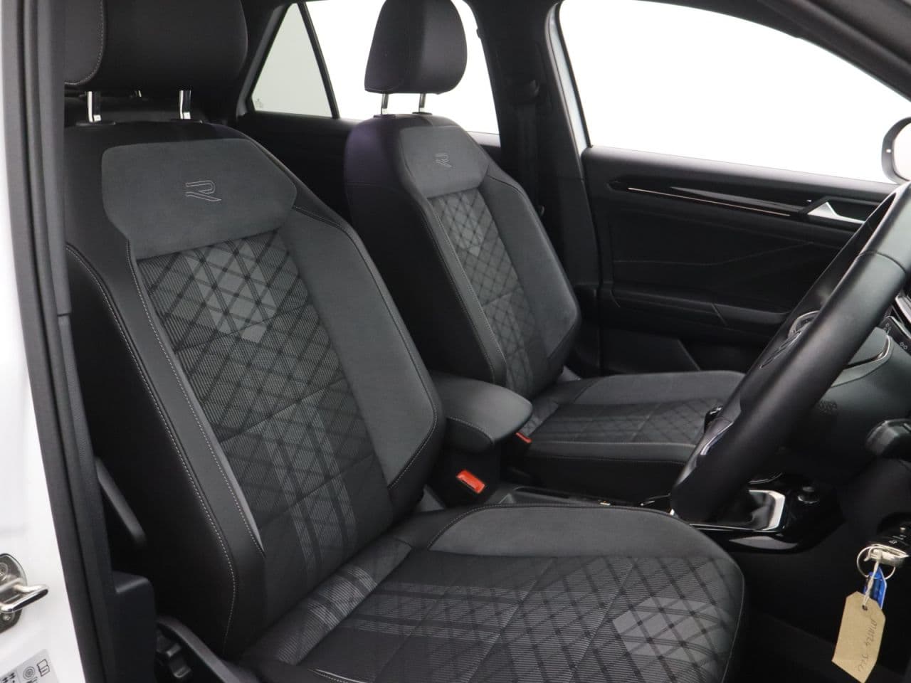 Volkswagen T-Roc 1.5 TSI R-Line — image 15