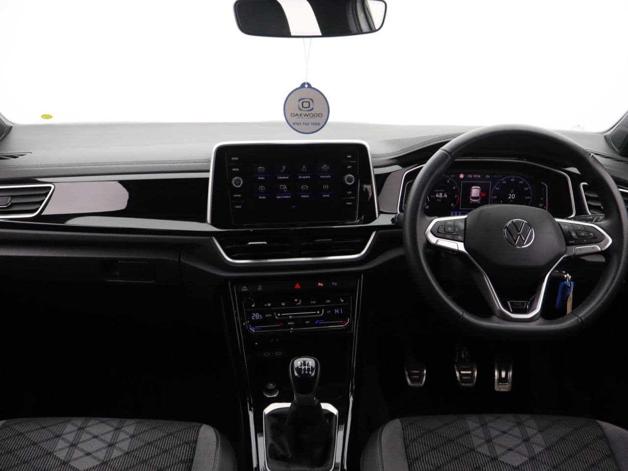 Volkswagen T-Roc 1.5 TSI R-Line — image 12