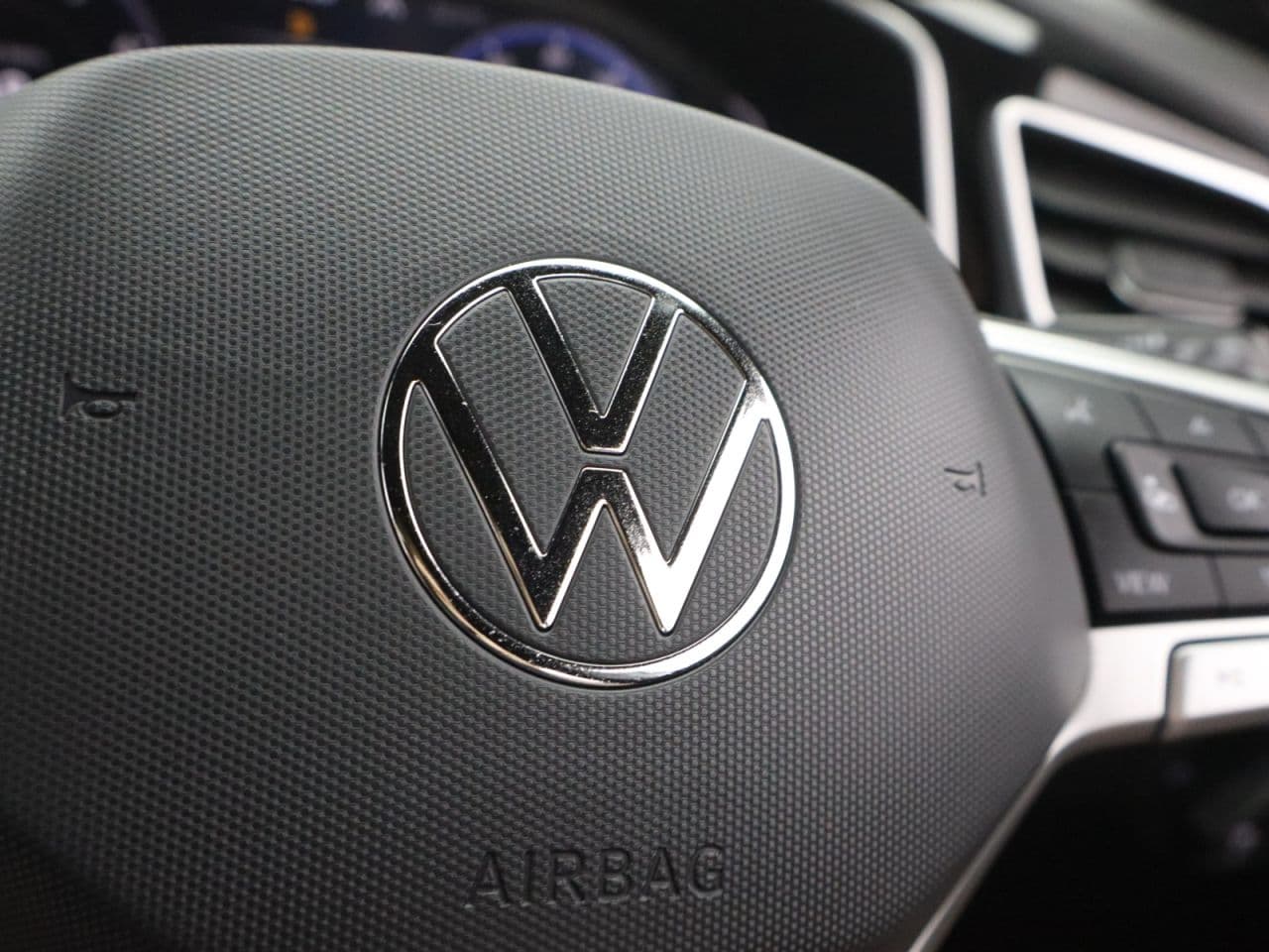 Volkswagen T-Roc 1.5 TSI R-Line — image 20