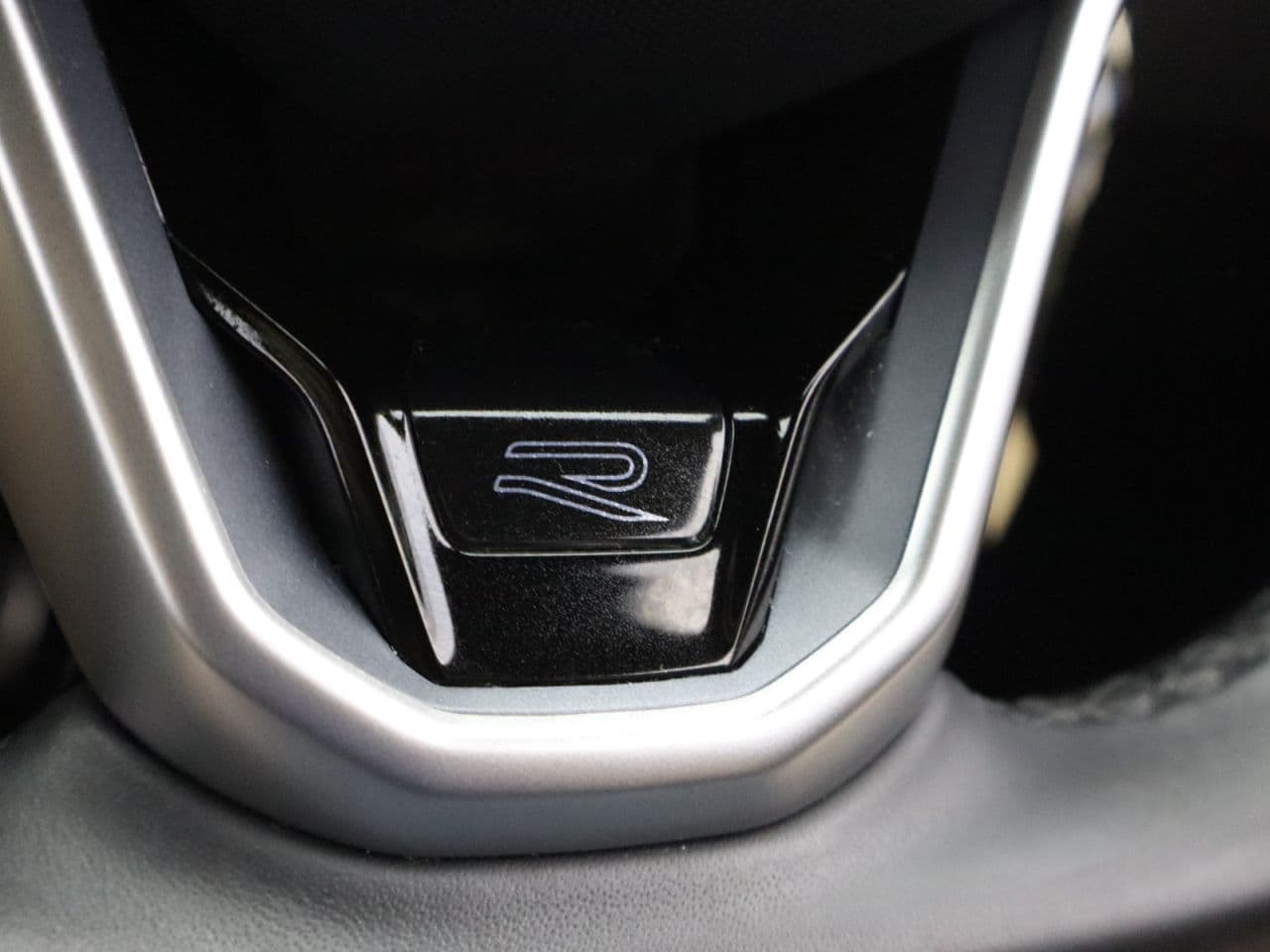 Volkswagen T-Roc 1.5 TSI R-Line — image 21