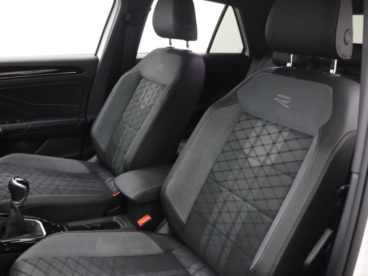 Volkswagen T-Roc 1.5 TSI R-Line — image 41