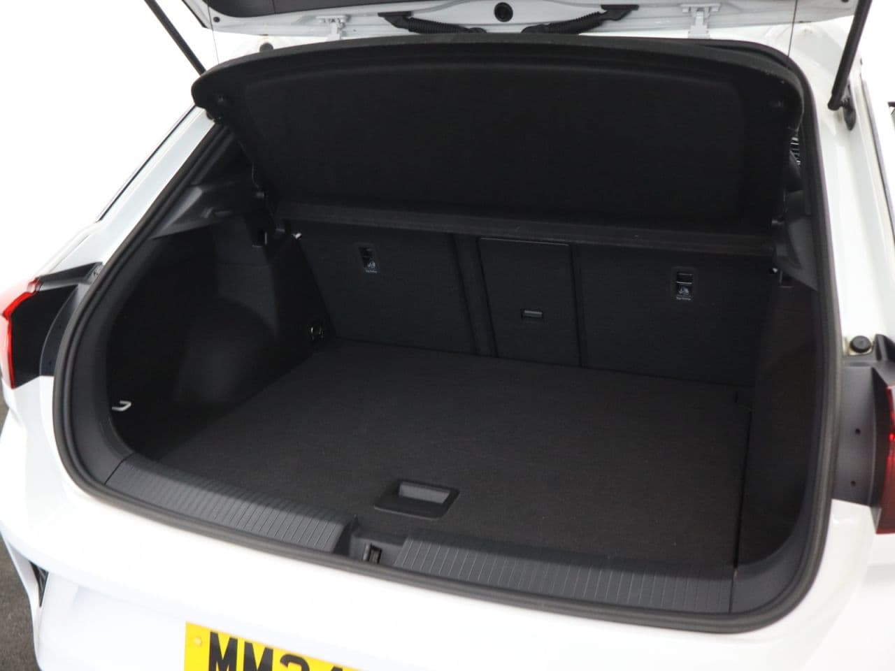 Volkswagen T-Roc 1.5 TSI R-Line — image 44
