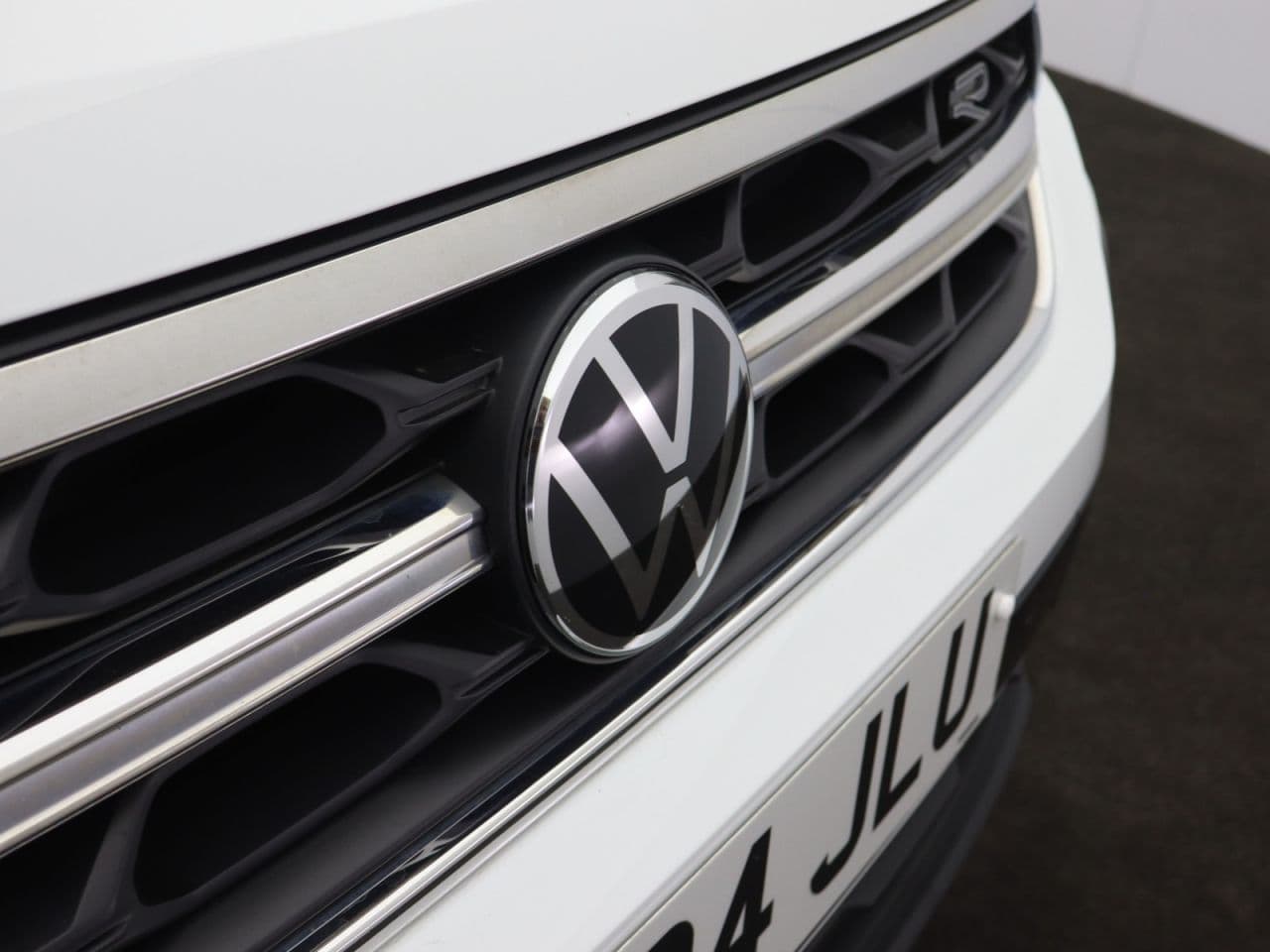 Volkswagen T-Roc 1.5 TSI R-Line — image 60