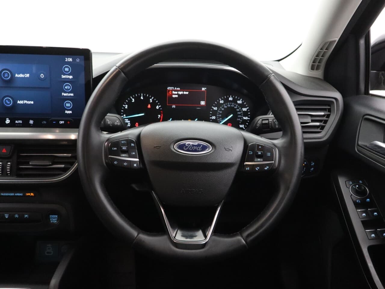 Ford Focus 1.0T EcoBoost Titanium — image 16
