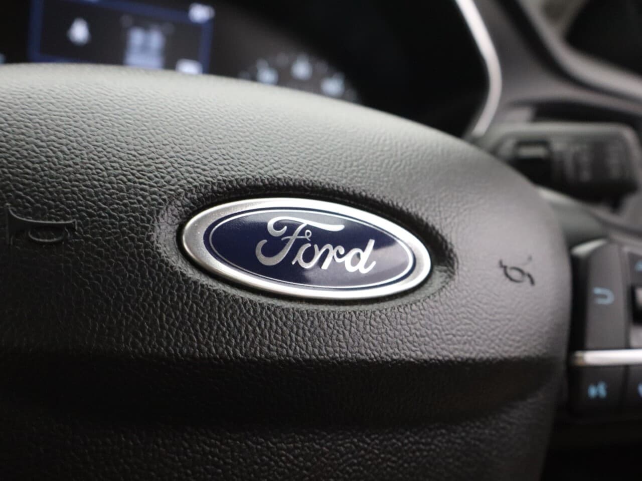 Ford Focus 1.0T EcoBoost Titanium — image 20