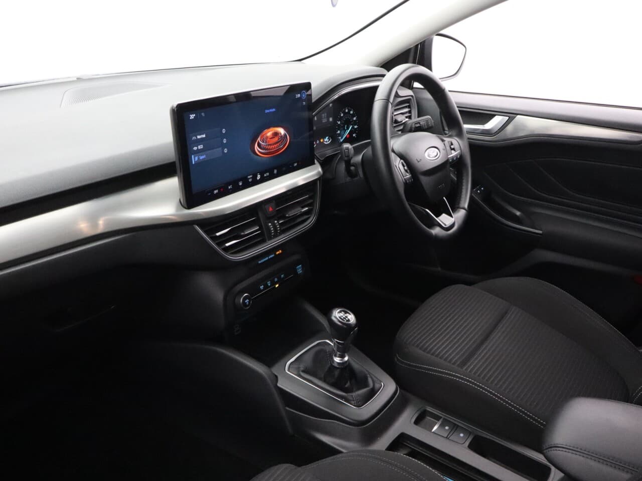 Ford Focus 1.0T EcoBoost Titanium — image 44