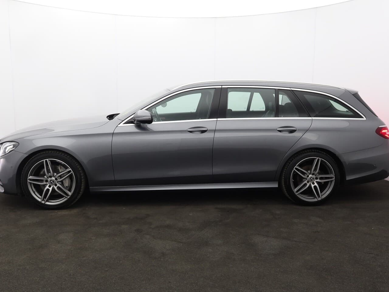 Mercedes-Benz E Class 2.0 E200d AMG Line — image 6