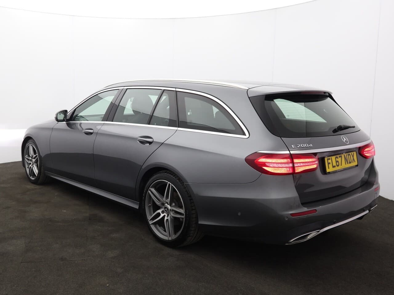 Mercedes-Benz E Class 2.0 E200d AMG Line — image 8