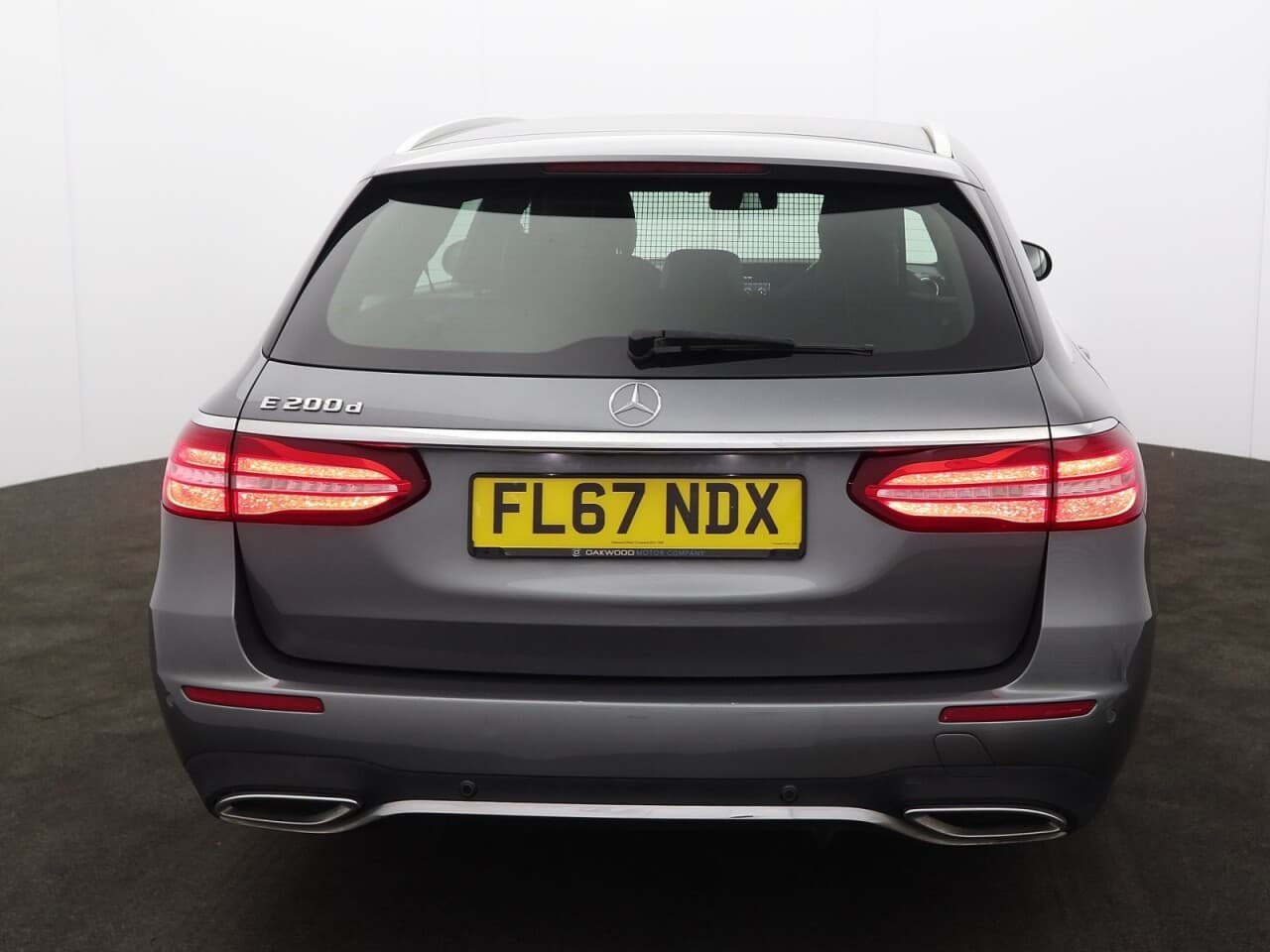 Mercedes-Benz E Class 2.0 E200d AMG Line — image 9