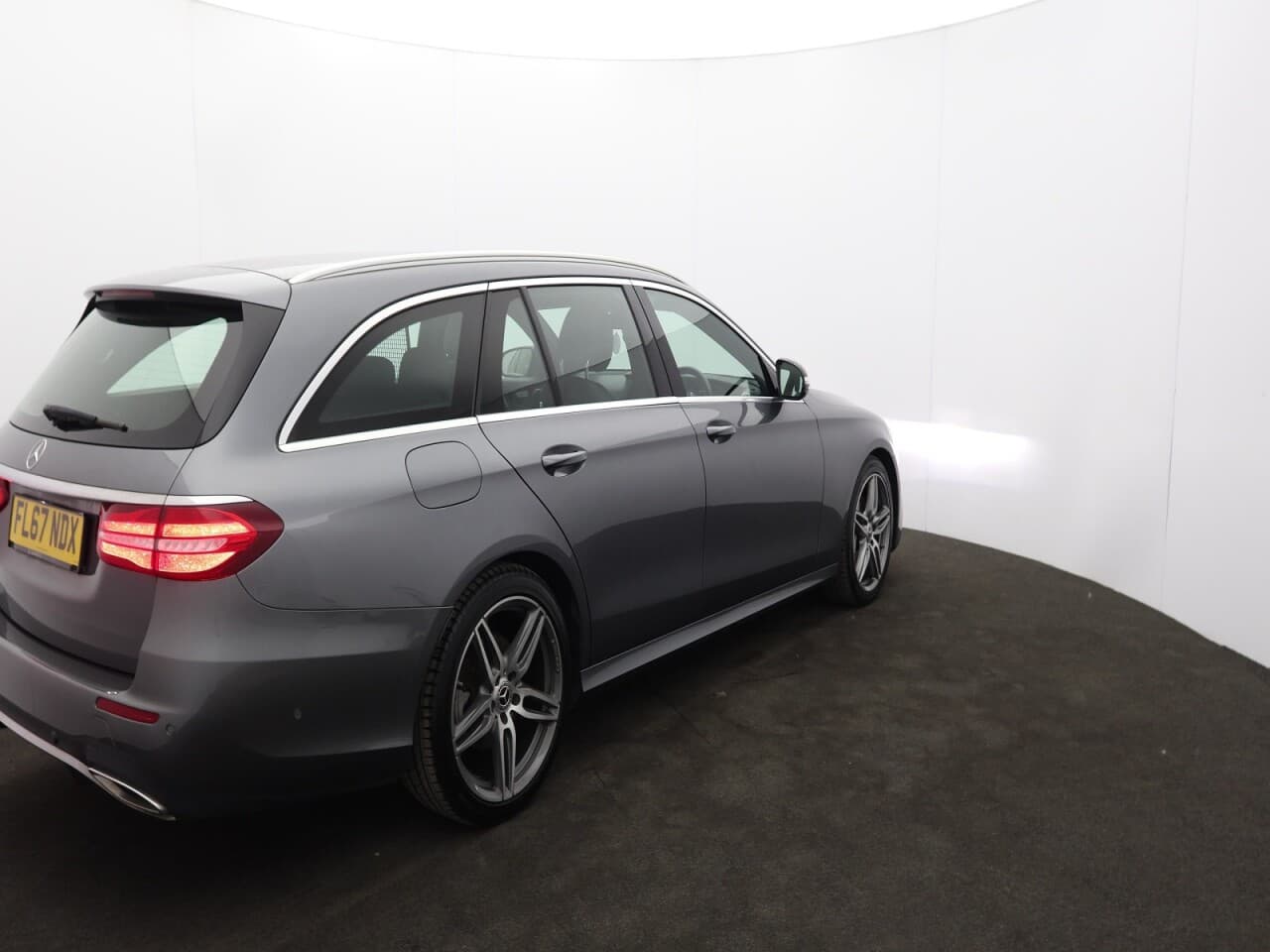 Mercedes-Benz E Class 2.0 E200d AMG Line — image 10