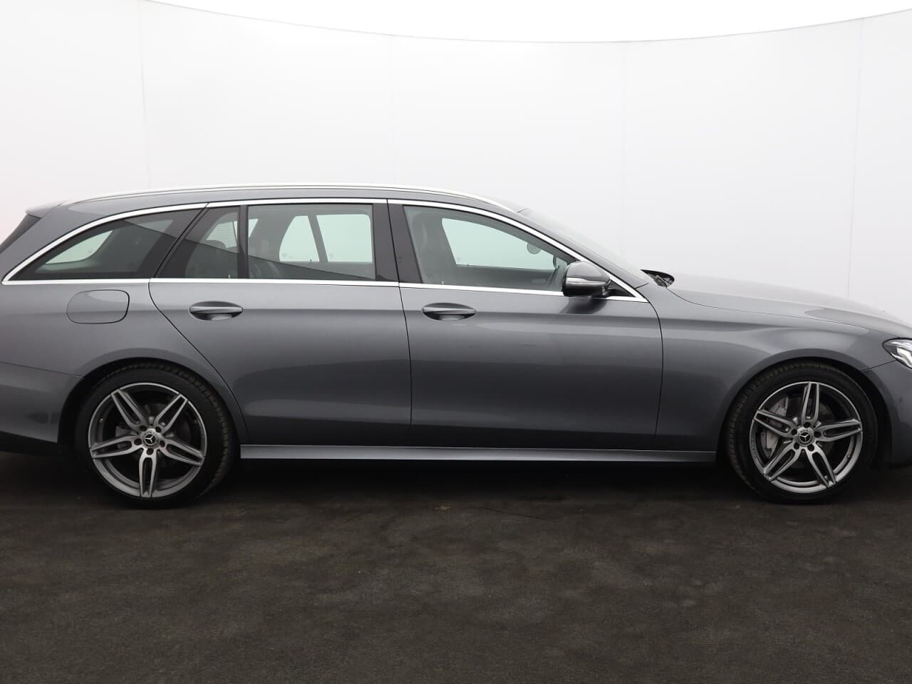 Mercedes-Benz E Class 2.0 E200d AMG Line — image 11