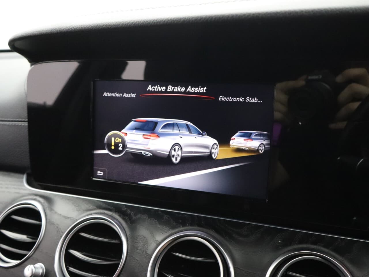 Mercedes-Benz E Class 2.0 E200d AMG Line — image 38