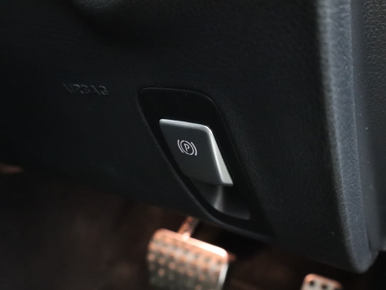 Mercedes-Benz E Class 2.0 E200d AMG Line — image 41